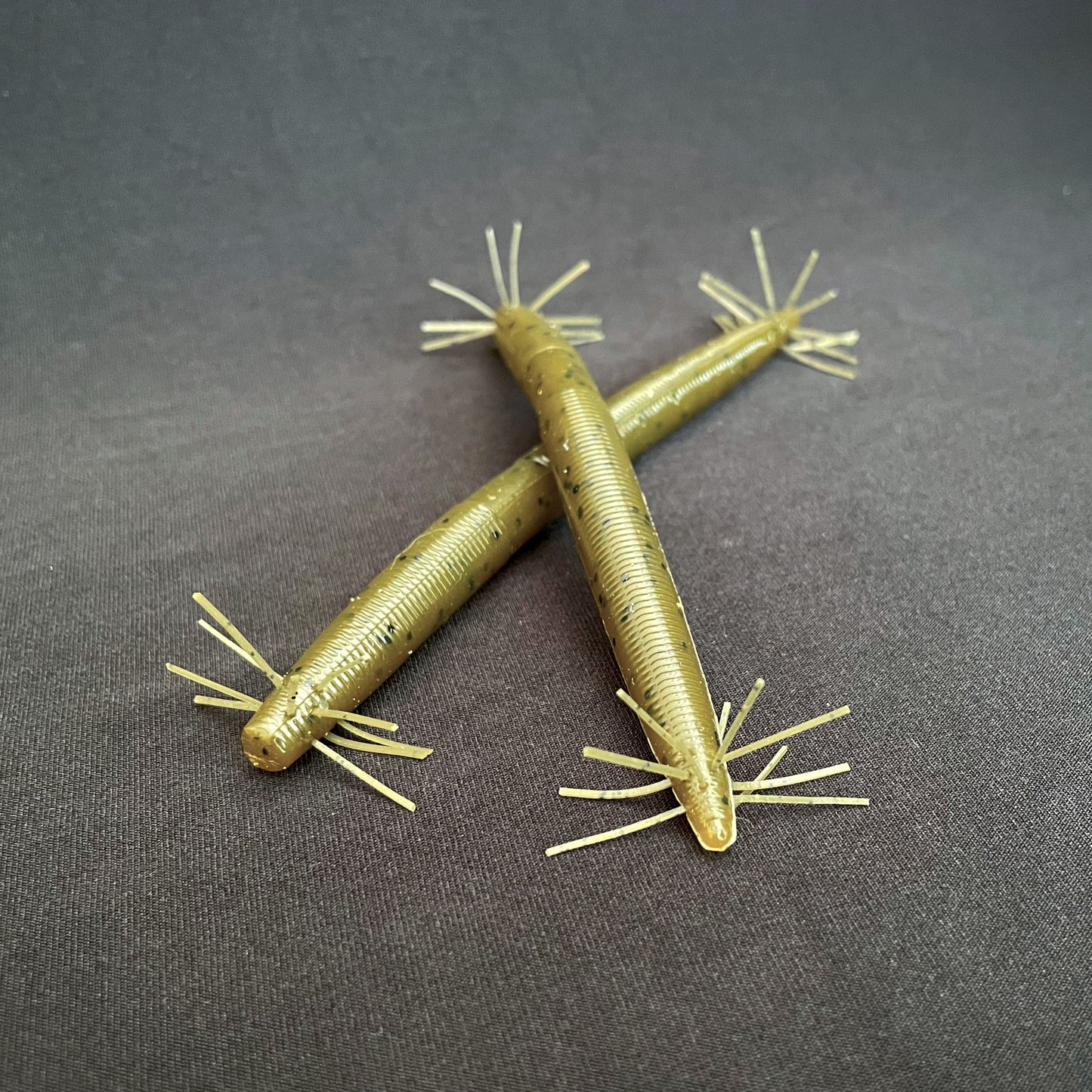 Whiplash Worm / 6 pack