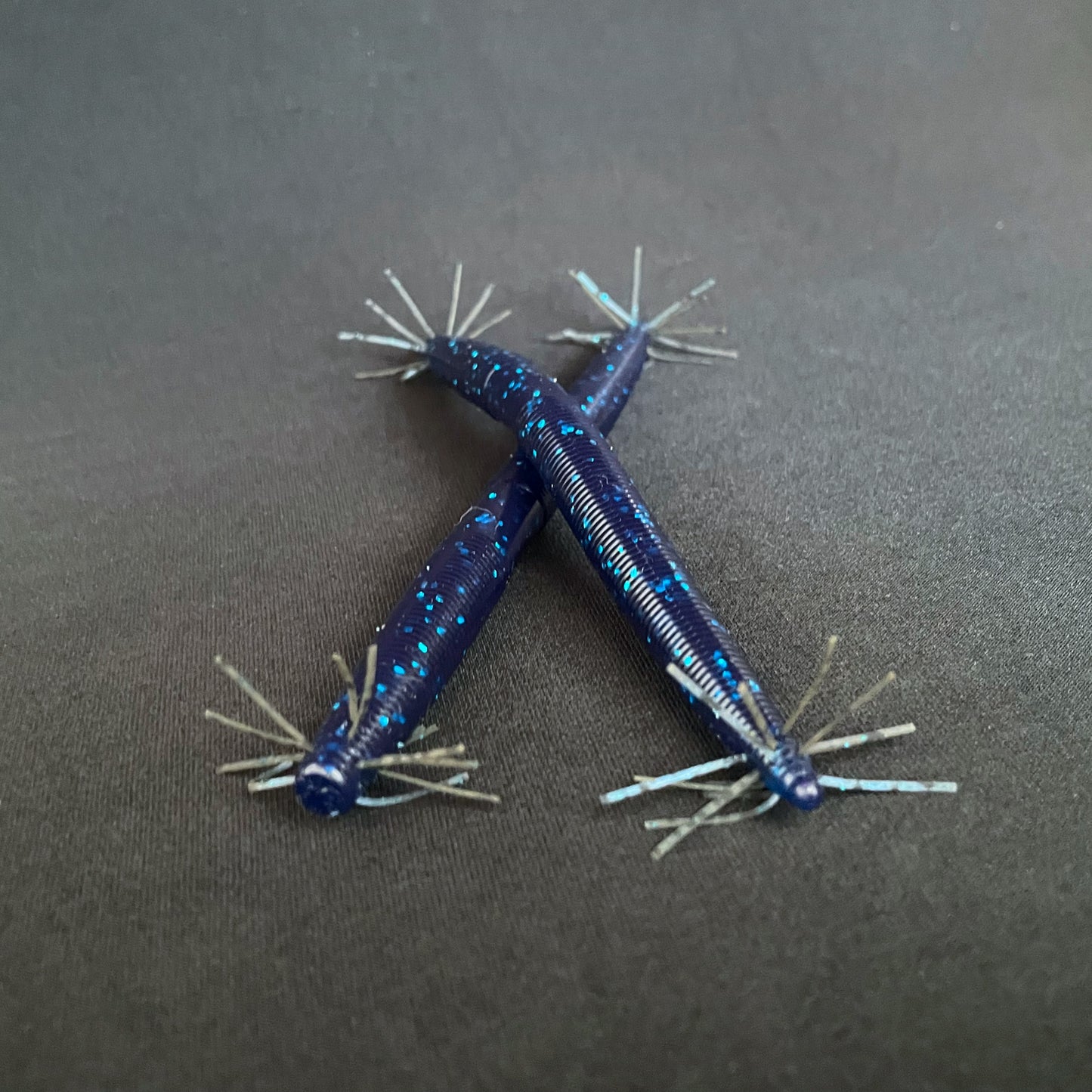 Whiplash Worm / 6 pack